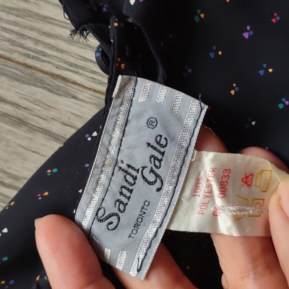 Beautiful dress by Sandi Gale ⭐☘️🌼🌼 - Picture 11 of 12